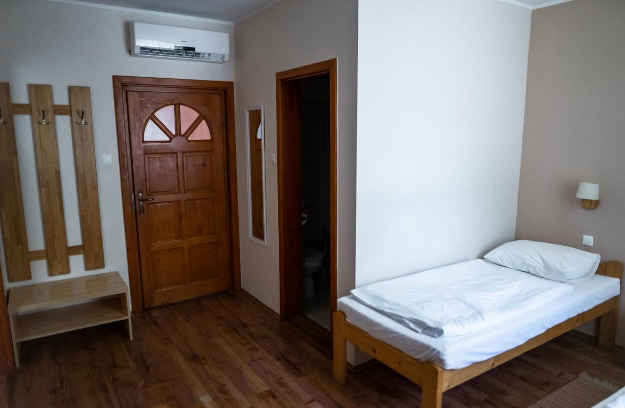 Anna Panzio Hotell Dunavarsány Exteriör bild