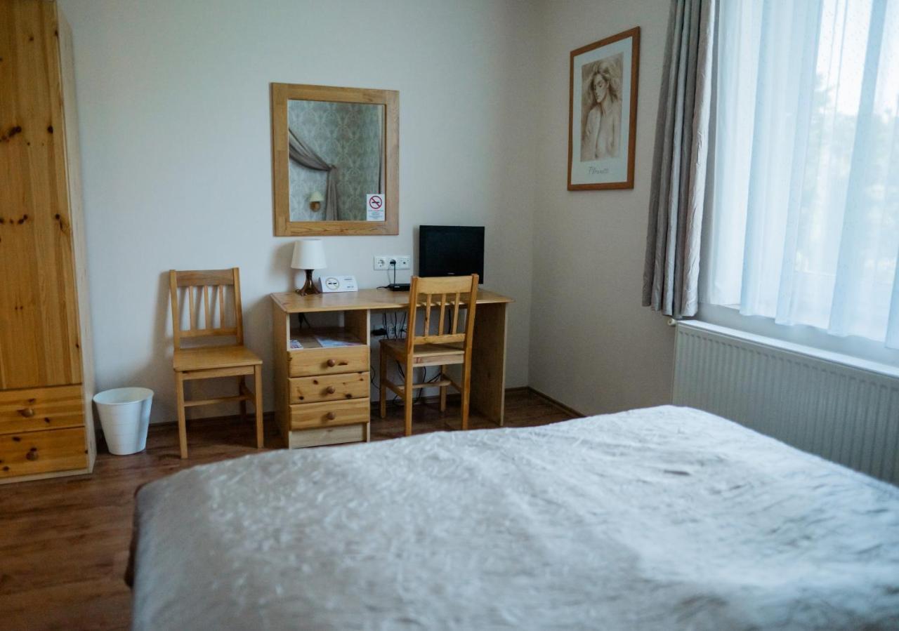 Anna Panzio Hotell Dunavarsány Exteriör bild