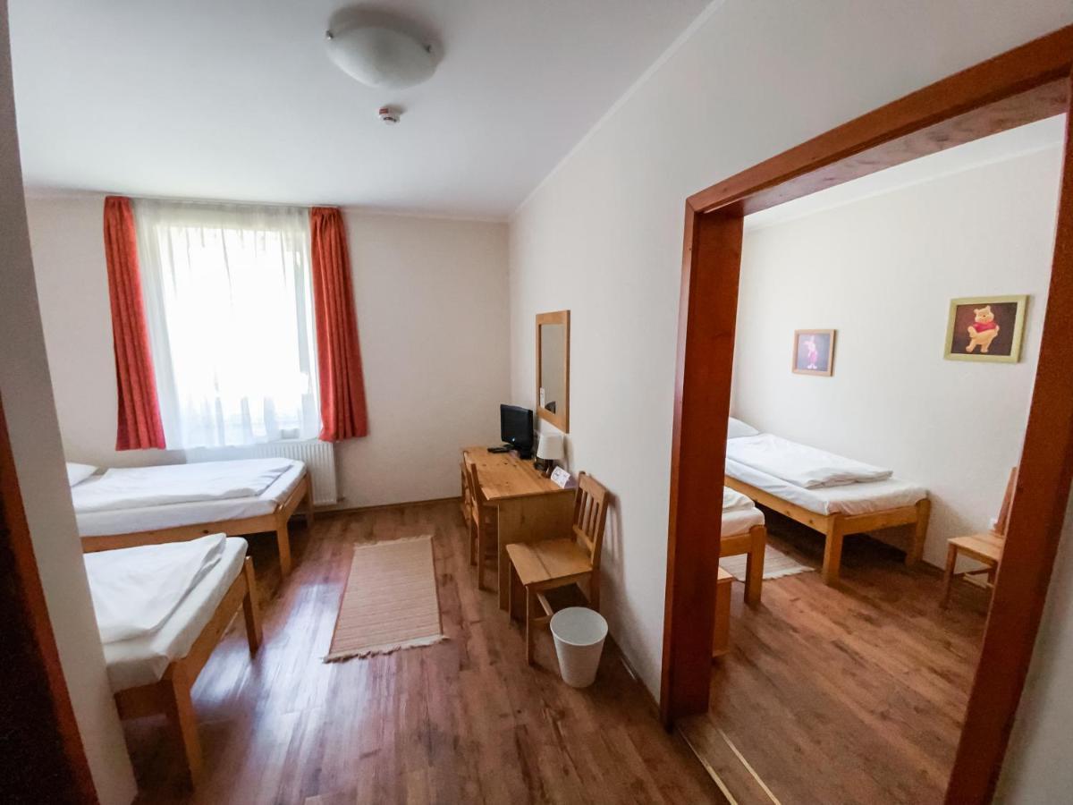Anna Panzio Hotell Dunavarsány Exteriör bild