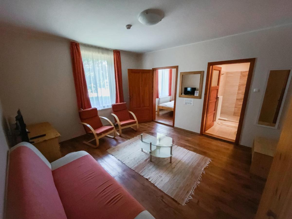 Anna Panzio Hotell Dunavarsány Exteriör bild